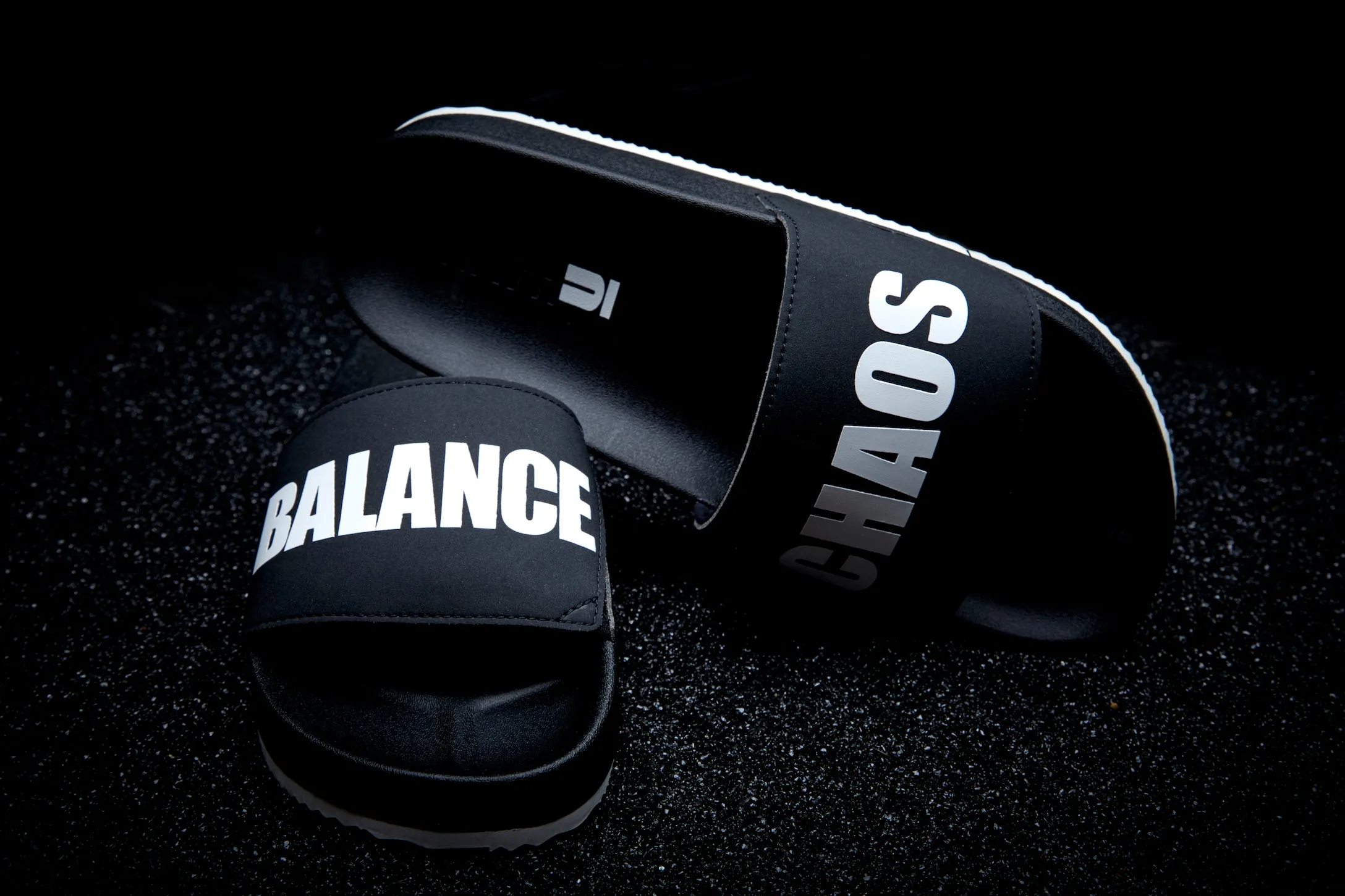 CHAOS/BALANCE Slide (UNDERCOVER X HAYN) Black