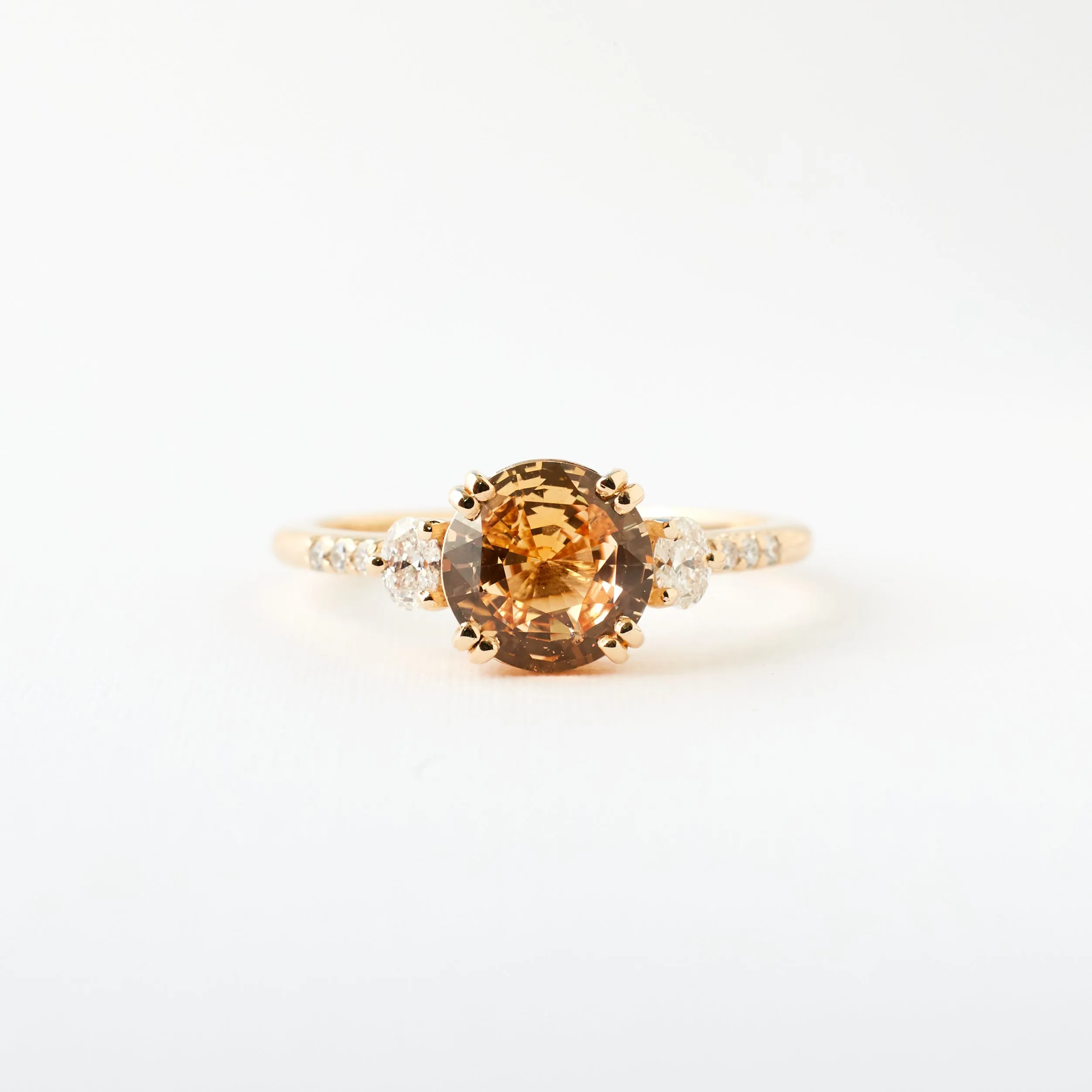 Customizable Laurel Setting