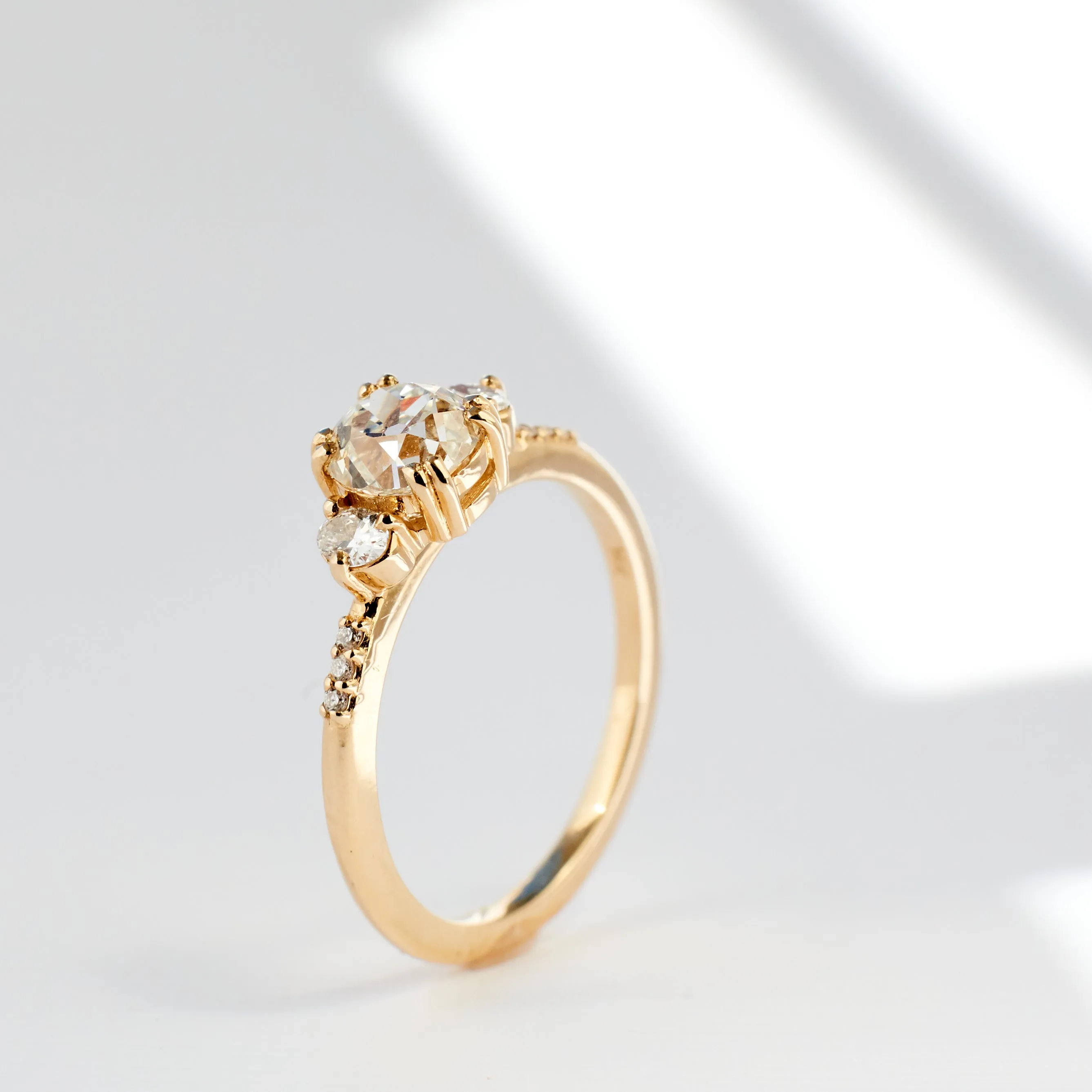 Customizable Laurel Setting