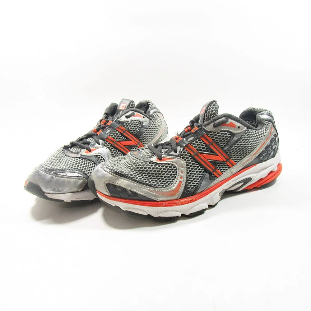 NEW BALANCE 749