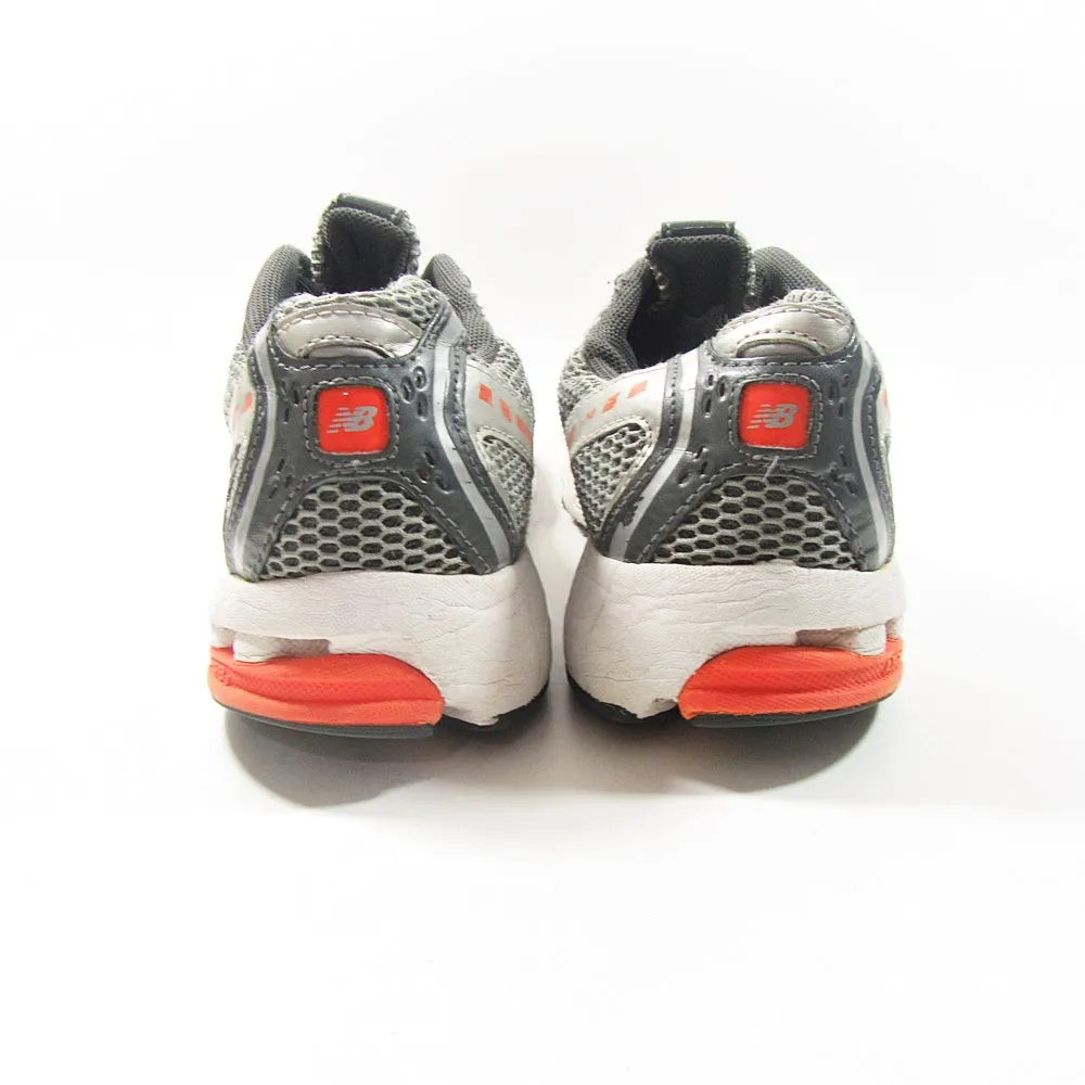 NEW BALANCE 749