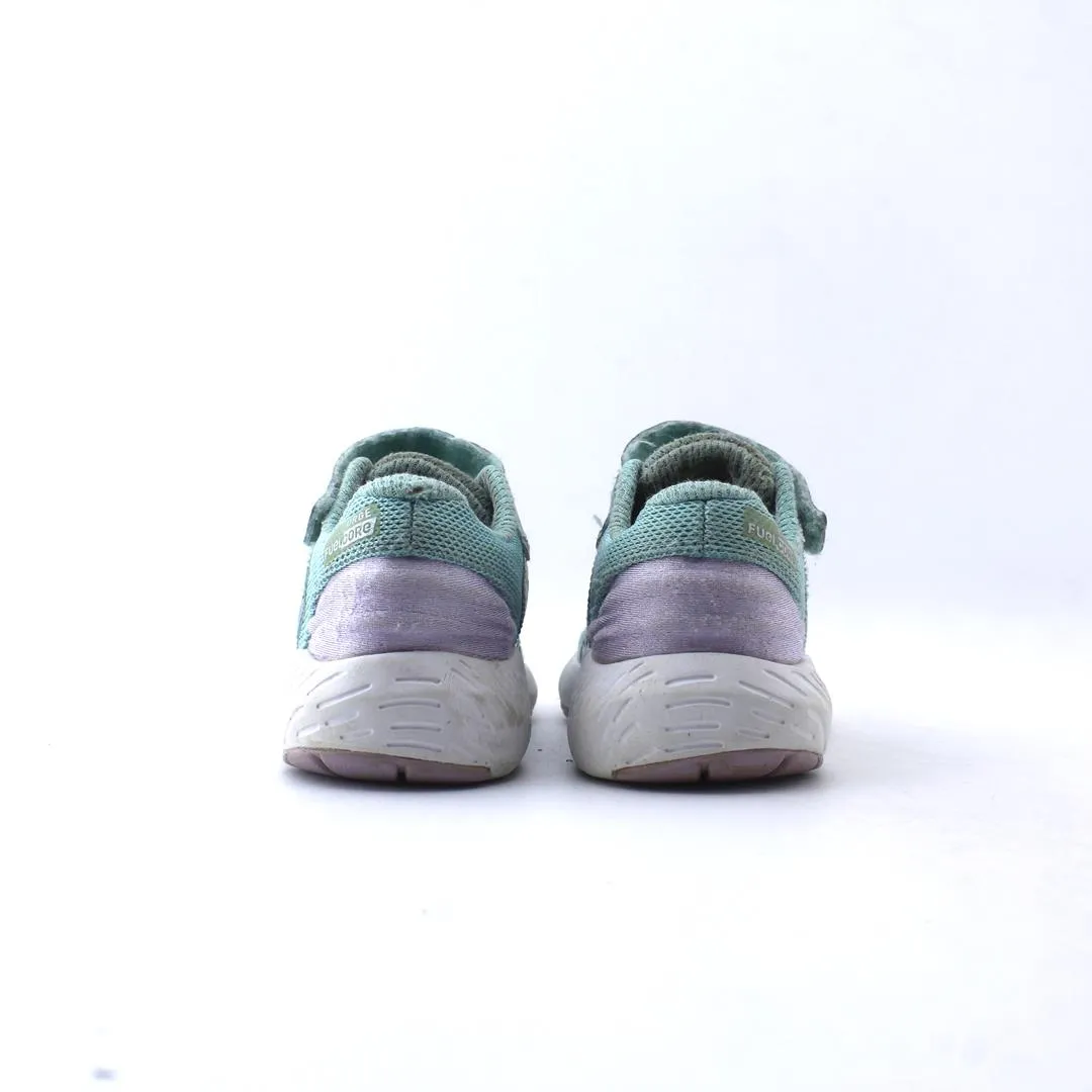 NEW BALANCE -