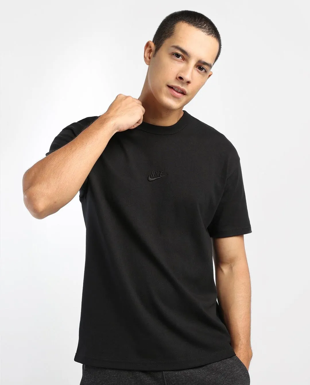 Nike - Premium Essentials T-Shirt - Black