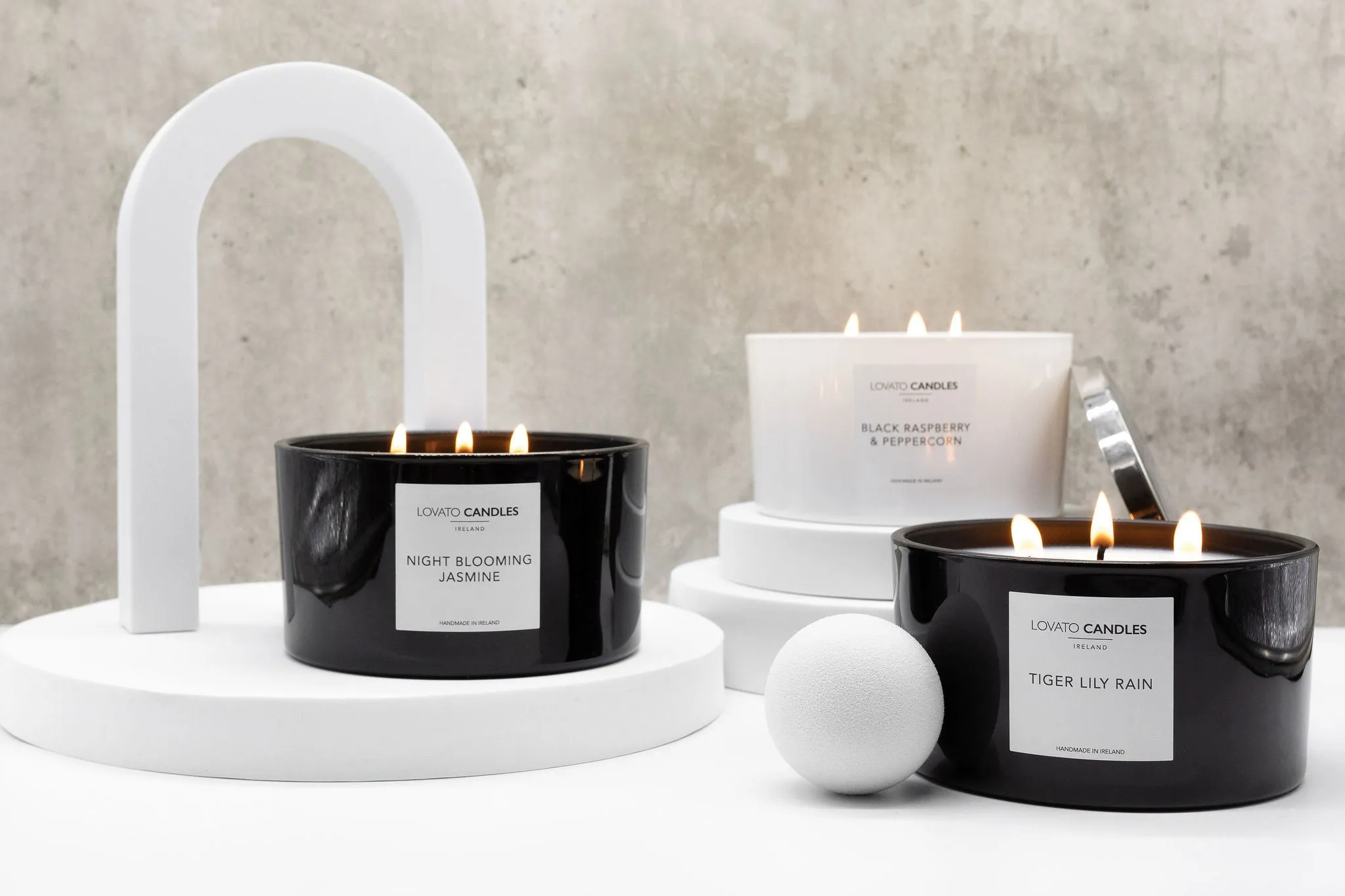 White 3-Wick Candle - Black Raspberry & Peppercorn